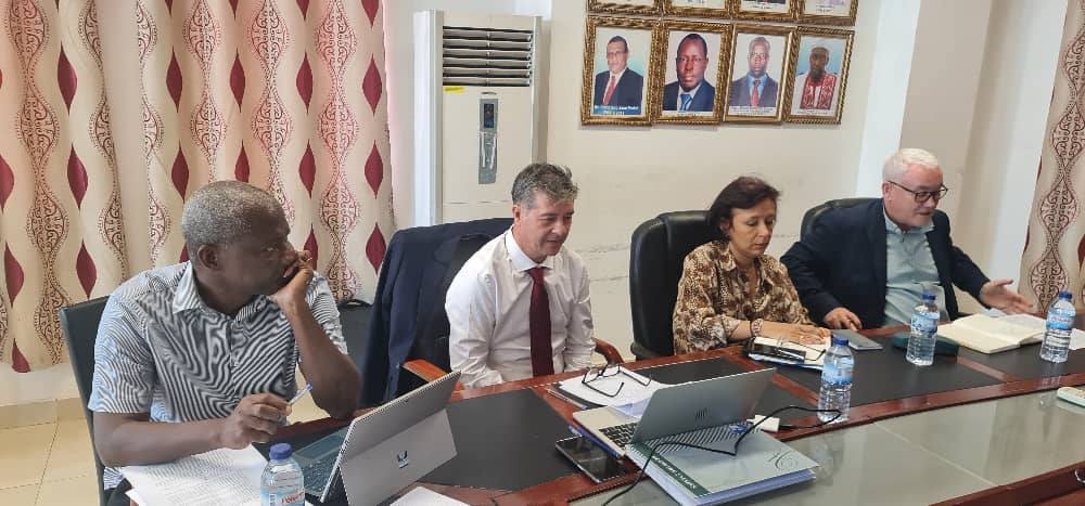 <p>
	APRESENTA&Ccedil;&Atilde;O AO TRIBUNAL DE CONTAS DA GUIN&Eacute;-BISSAU DE PROJETO "GOVERNA&Ccedil;&Atilde;O ECON&Oacute;MICA, TRANSPARENTE E RESPONS&Aacute;VEL", FINANCIADO PELA UNI&Atilde;O EUROPEIA</p>
